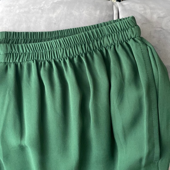 **NWOT ** 100% silk pants for women - Picture 2 of 7